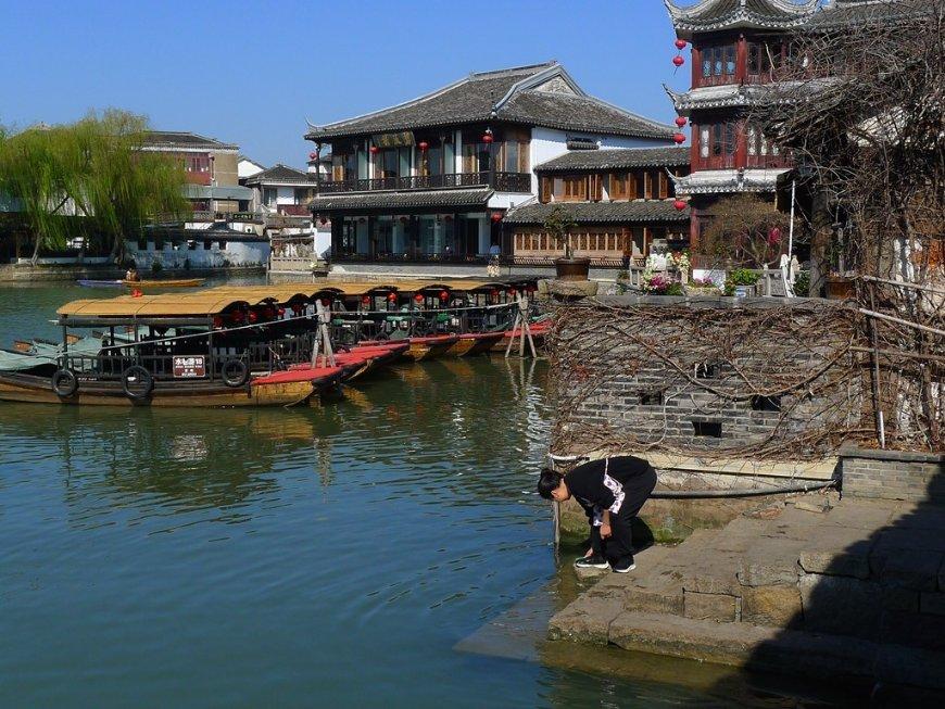 逃离粉红岛